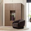 378191 W 378144 W 378145 W 378076 DB 377477 P 01 SF WP Build wandkast combinatie 162 cm eiken decor bruin Moru fauteuil chenille donkerbruin Arles vaas Milio vierkant