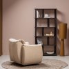 377526 SN 377499 M 801396 T 375050 B 02 SF WE Baggy draaifauteuil geweven chenille zand Riss boekenkast Loft vloerlamp Efia vloerkleed vierkant