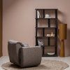 377526 WM 377499 M 801396 T 375050 B 02 SF WE Baggy draaifauteuil geweven stof warmgrijs Riss boekenkast Loft vloerlamp Efia vloerkleed vierkant